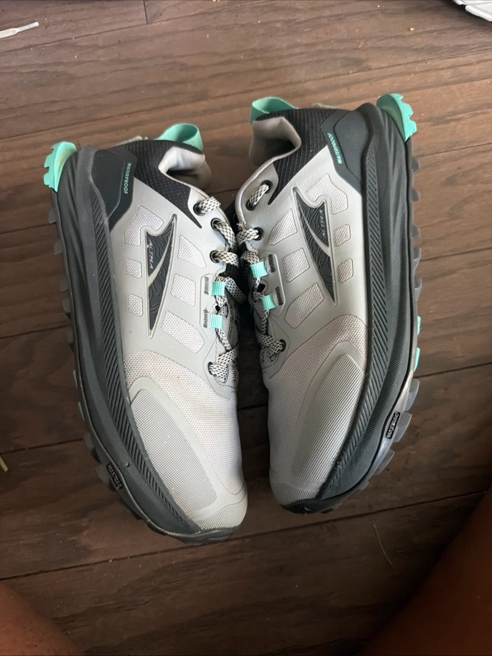 Altra Lone Peak waterproof sz 8